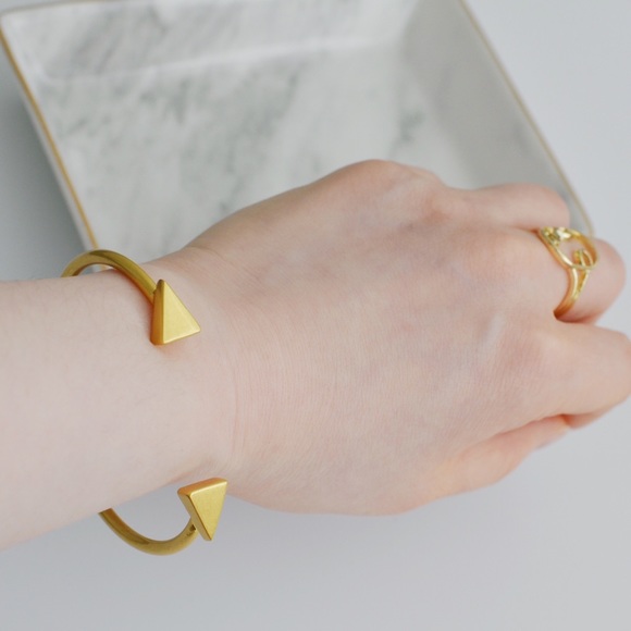 NWOT Madewell Triangle Gold Cuff Bracelet - Picture 3 of 4